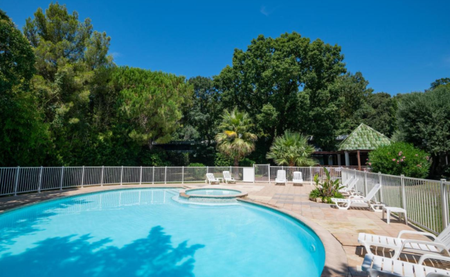 The Hollywood Hotel Cannes Piscine